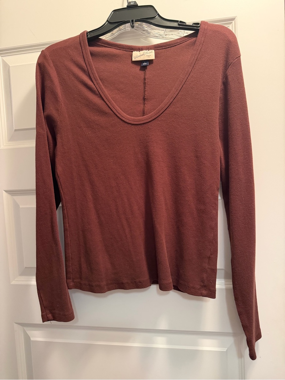 Universal Thread Long Sleeve Scoop Neck Top in Rusty Brown